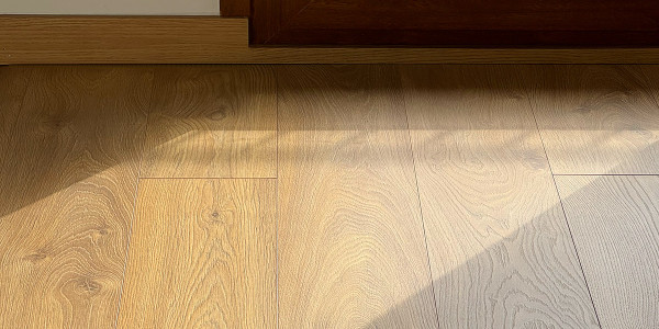 Rehabilitación / Reformas de Pisos Barcelona · Instalación de Parquet, Gres, Porcelánicos y Moquetas